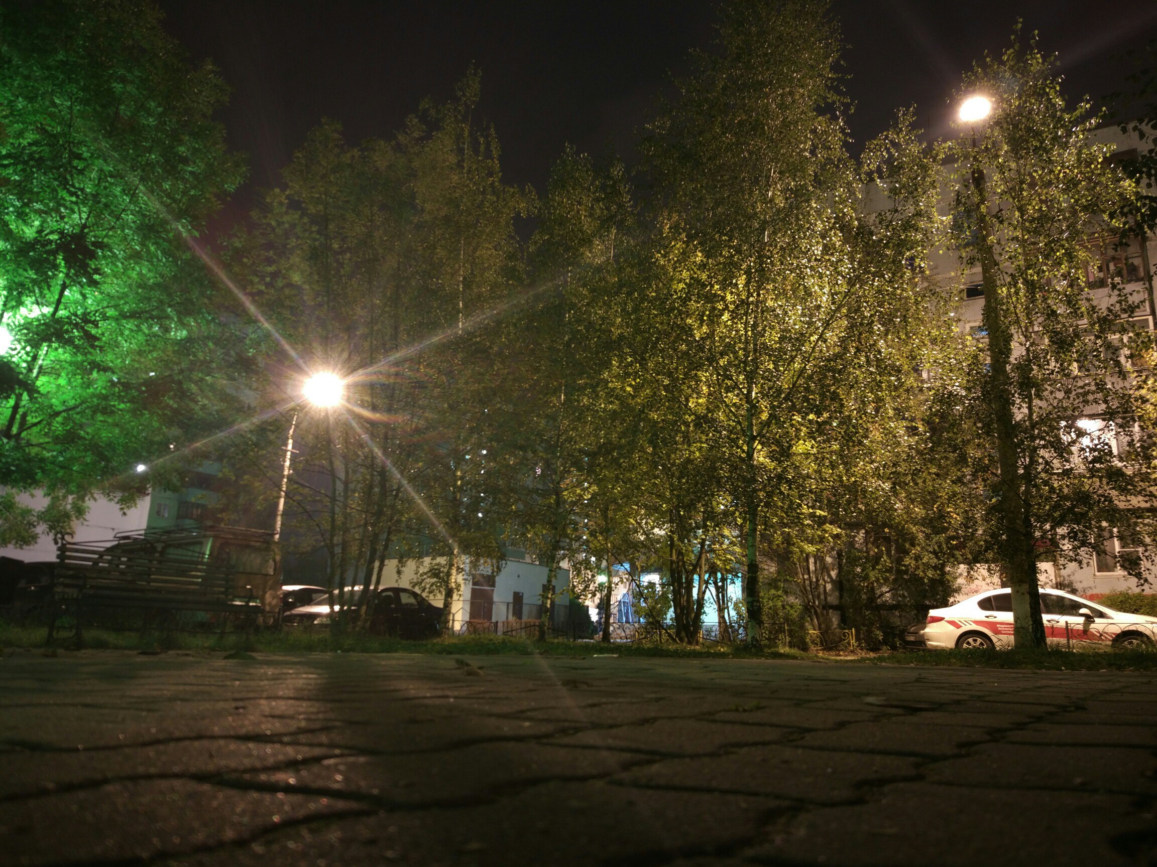 Вместо злых новостей ловите пару ночных фотографий с ул. Гаг