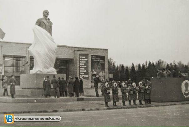 Подборка старых фотографий г.Краснознаменск
собранные из различных источников
Фотографии немного обработаны для резкости и контраста