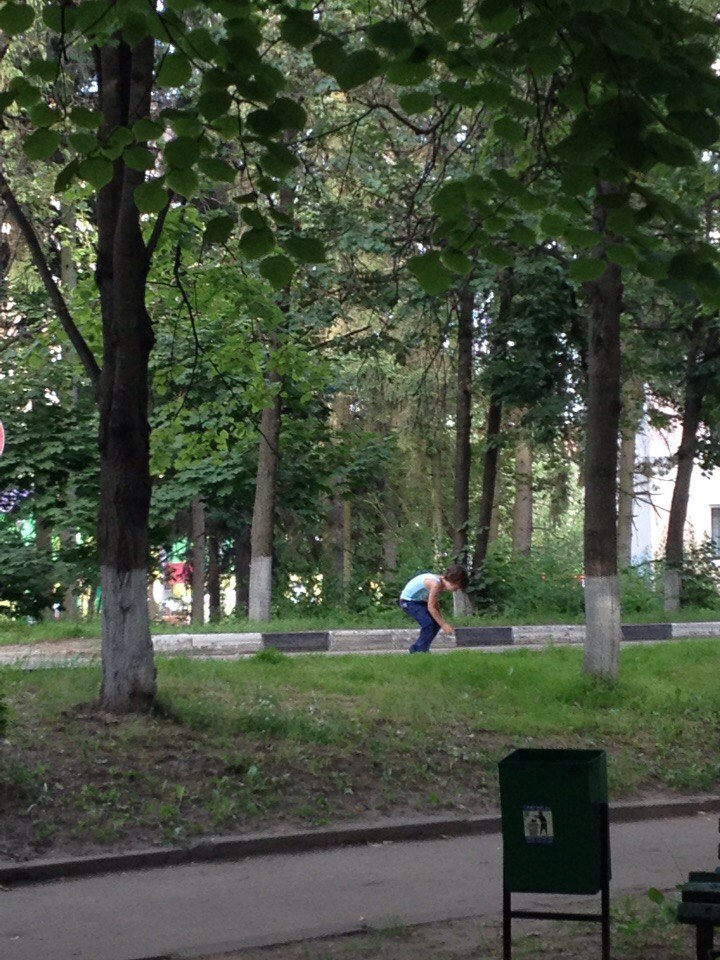 Сегодня (24.06.) напротив Парковой д.12 со стороны МУП "ЖХ" — Краснознаменск
