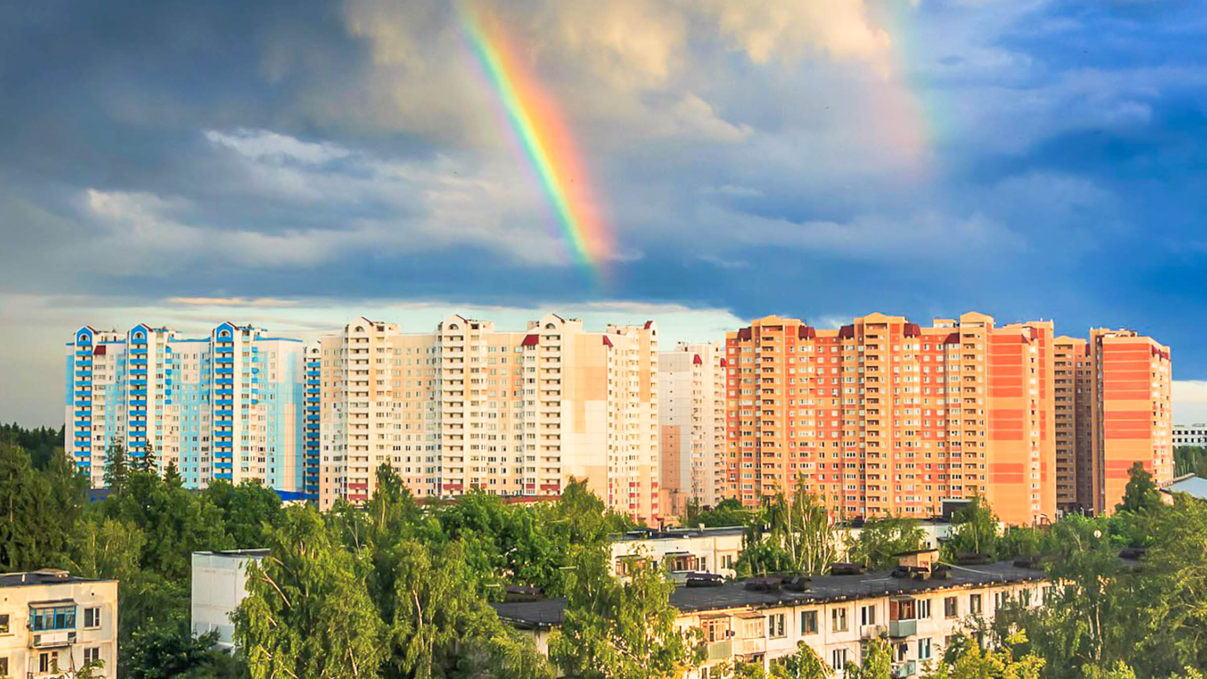 Район Связистов, ещё достаточно молод, казалось бы, ещё каки