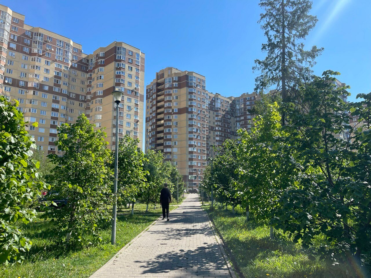 Солнечная прогулка по городу. — Краснознаменск