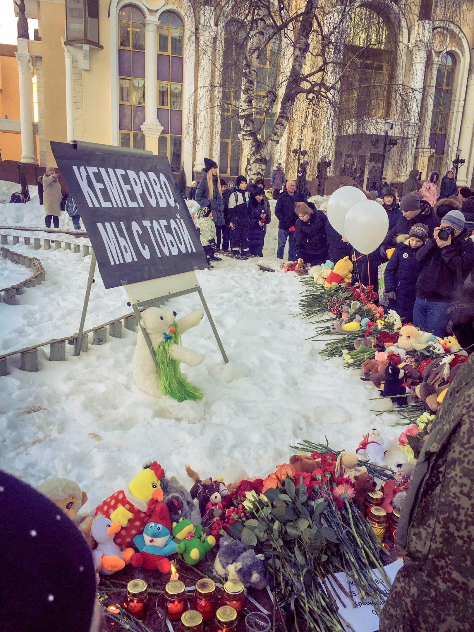 Фото пресс-секретаря Главы

и сектора информационной политики