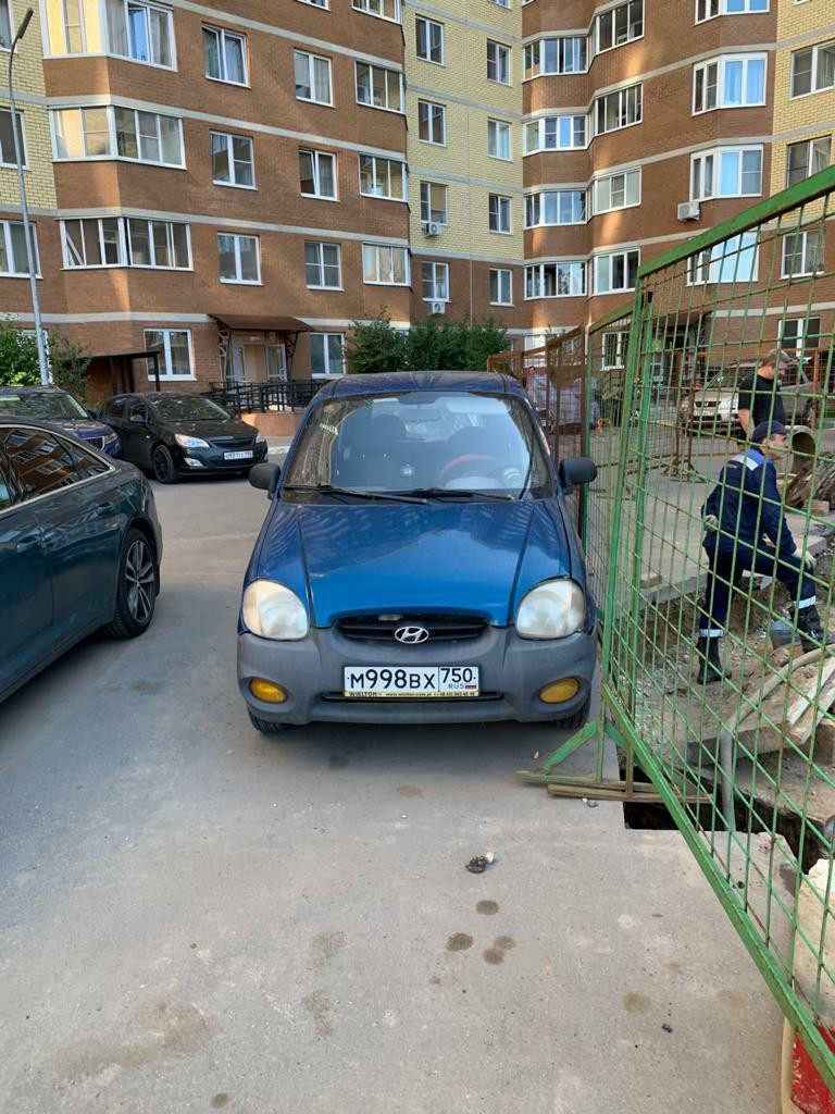 Уважаемые краснознаменцы!  Данный автомобиль мешает проведен
