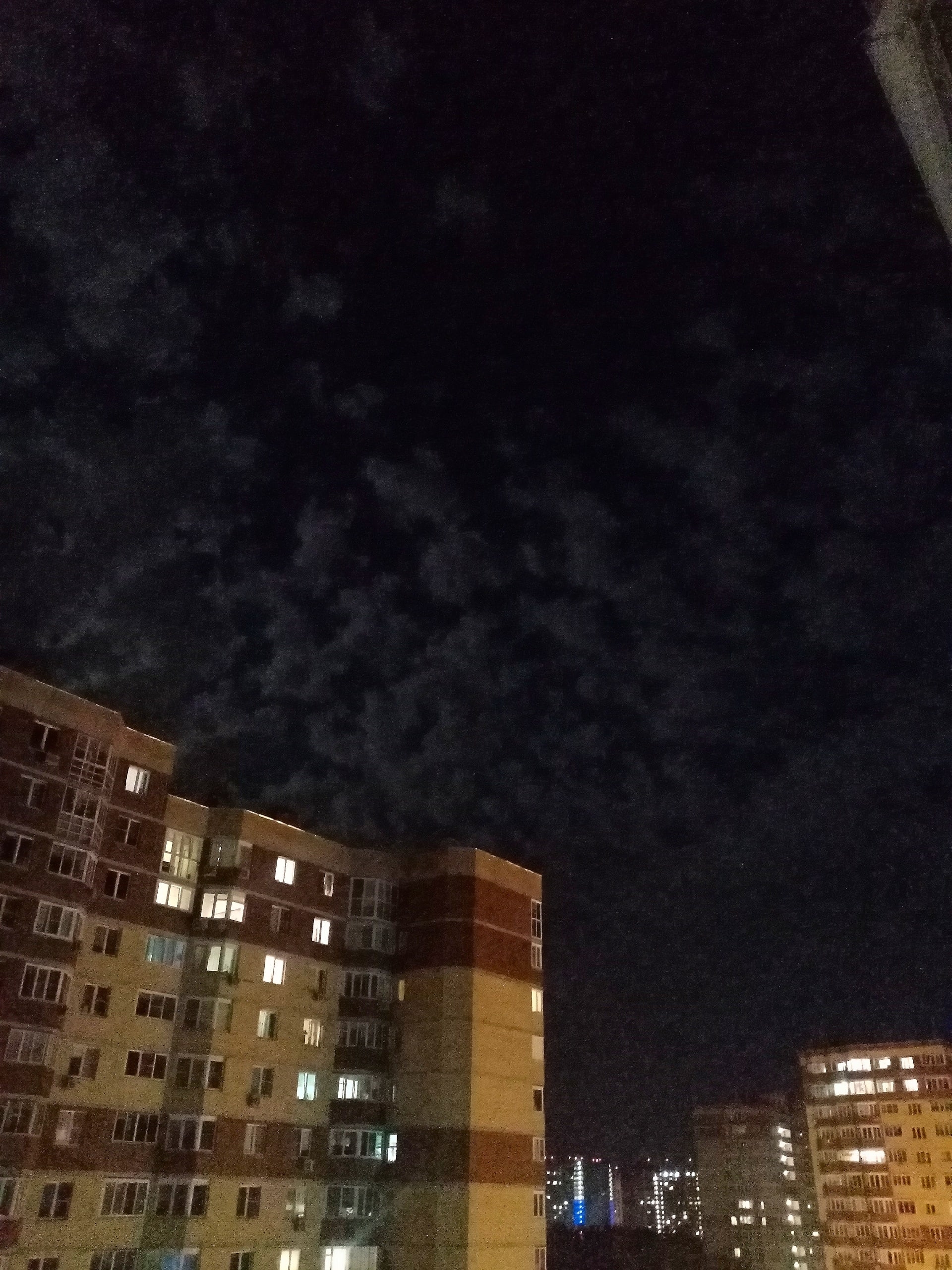 Плюшевое семейство  ждёт весеннего тепла на Победе 9 — Краснознаменск