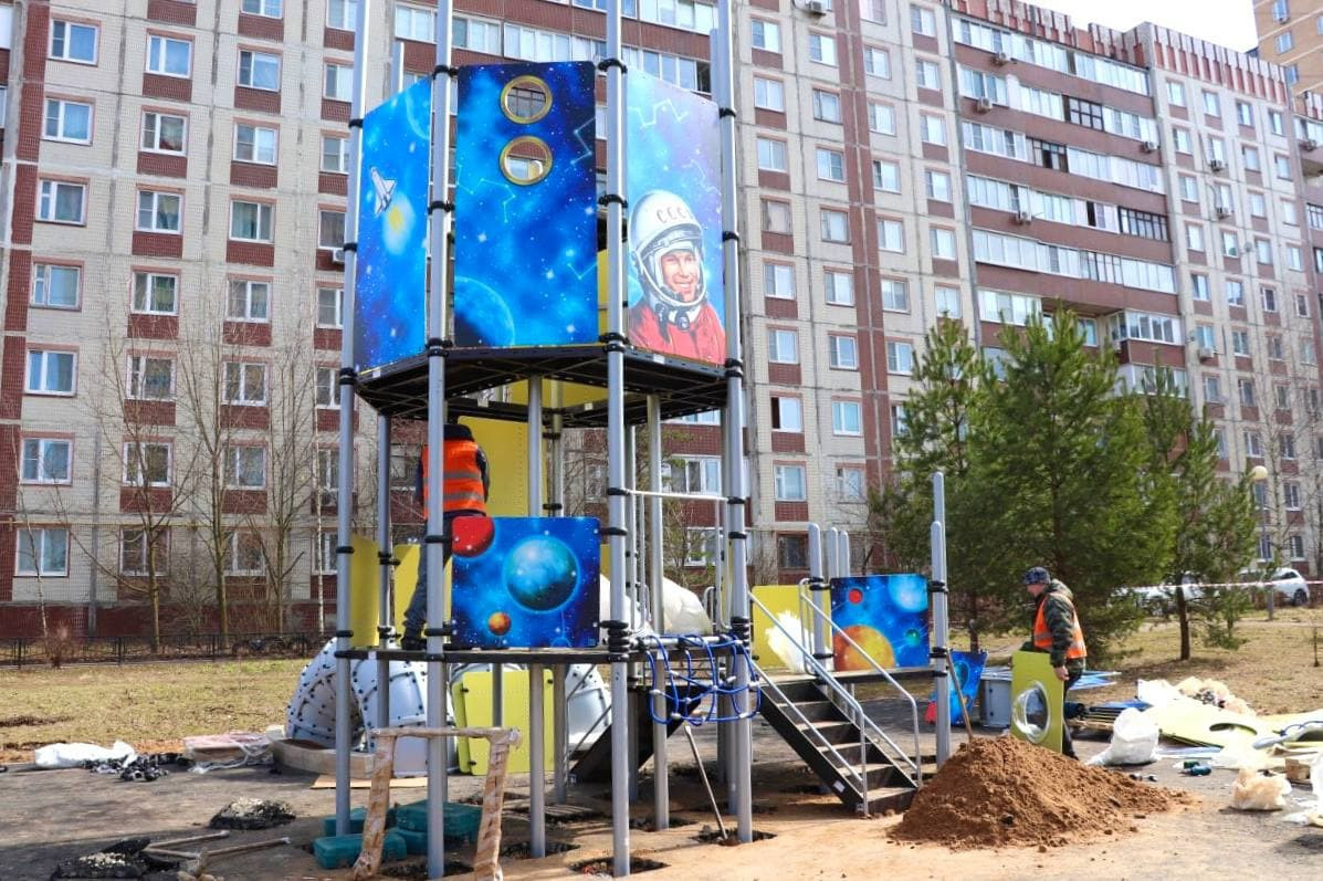 Виктория Коваленко проверила выполняемые на территории сквер
