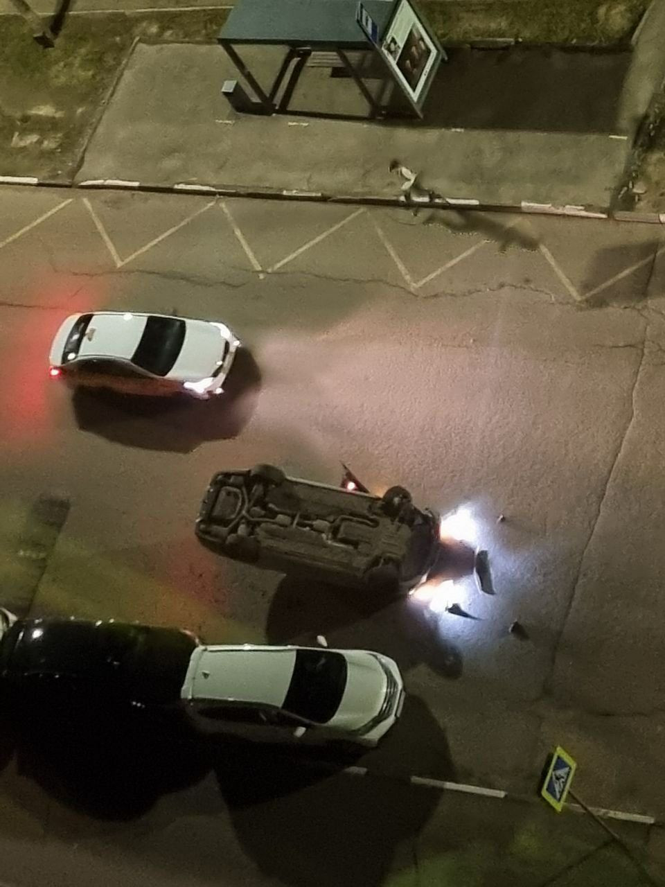 Ночное ДТП на Строителей 12/2, перевернулся автомобиль ???? — Краснознаменск