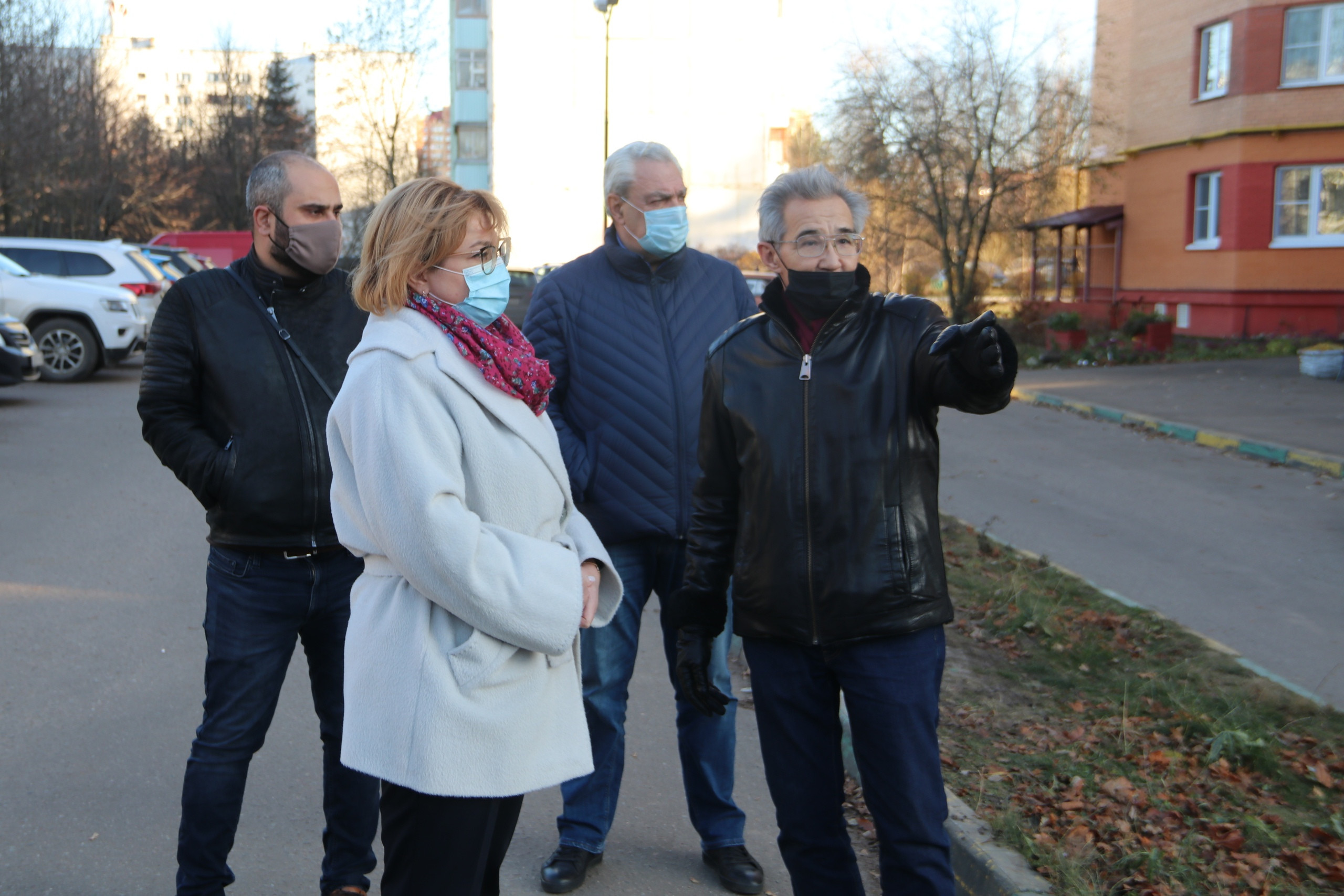Расширение проезжей части между домами по адресам: ул. Октяб