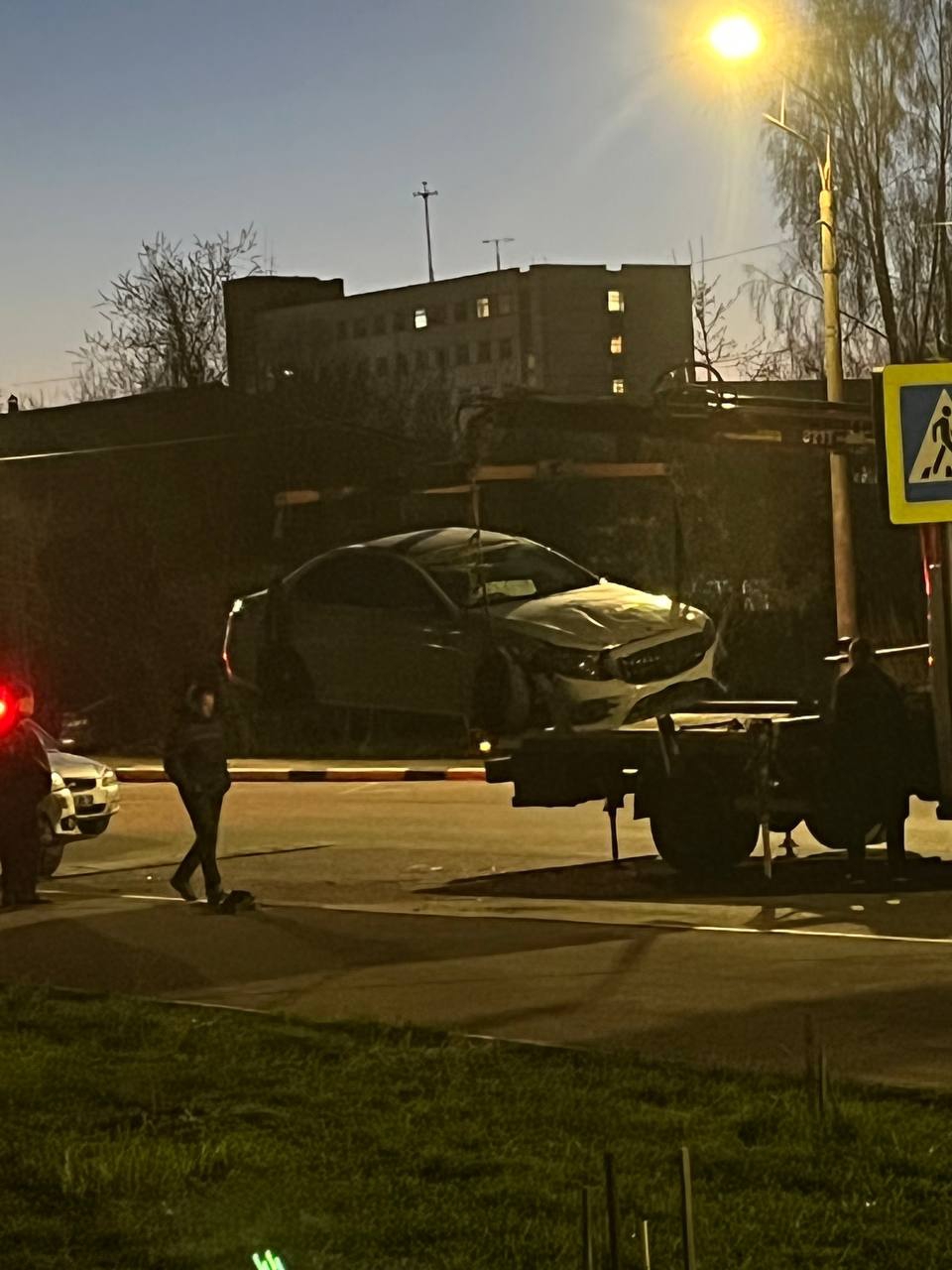 Ночное ДТП на Строителей 12/2, перевернулся автомобиль ???? — Краснознаменск
