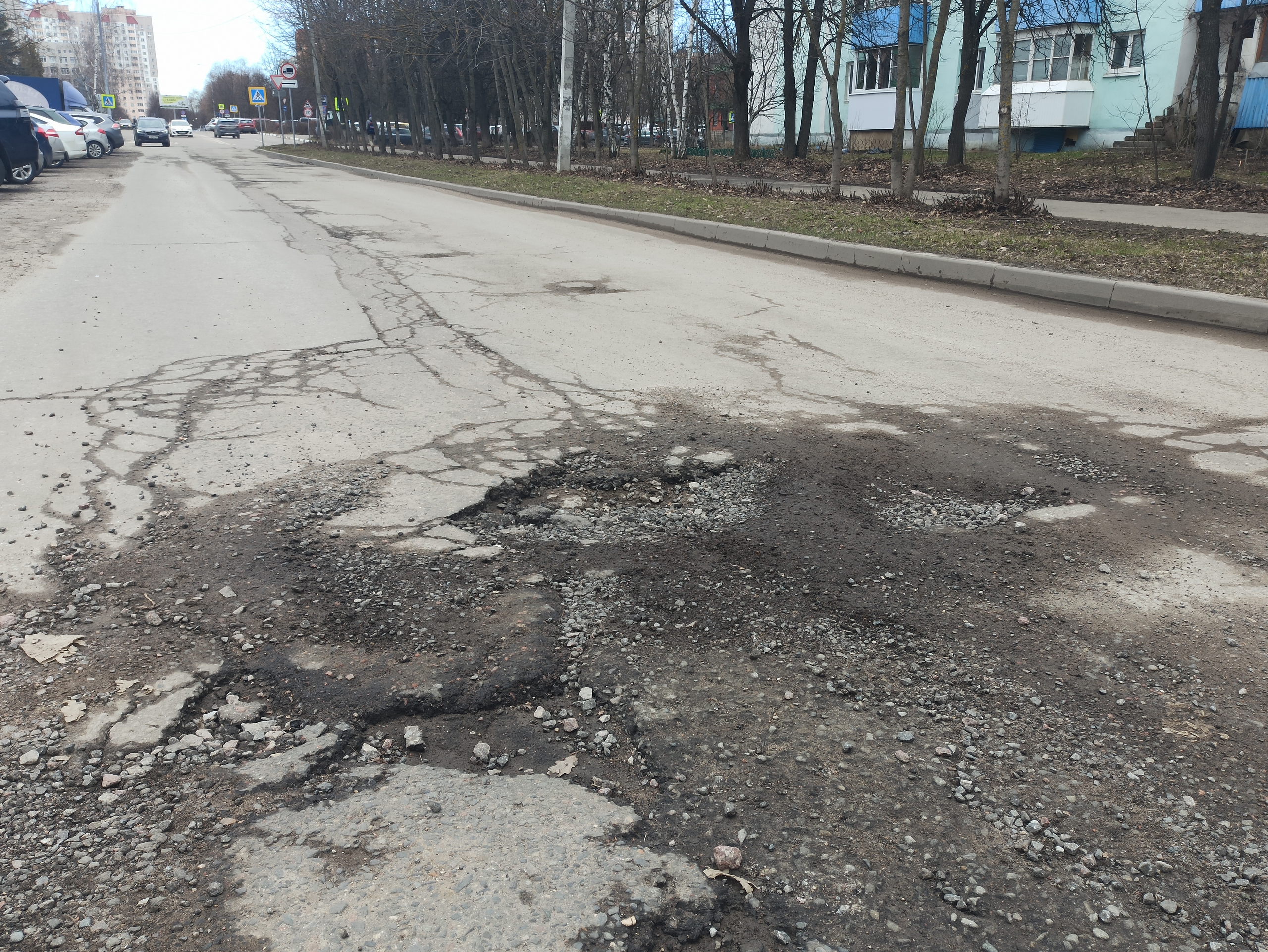 ЯМА НА ЯМЕ ???? Уважаемая Администрация города, вы когда дороги