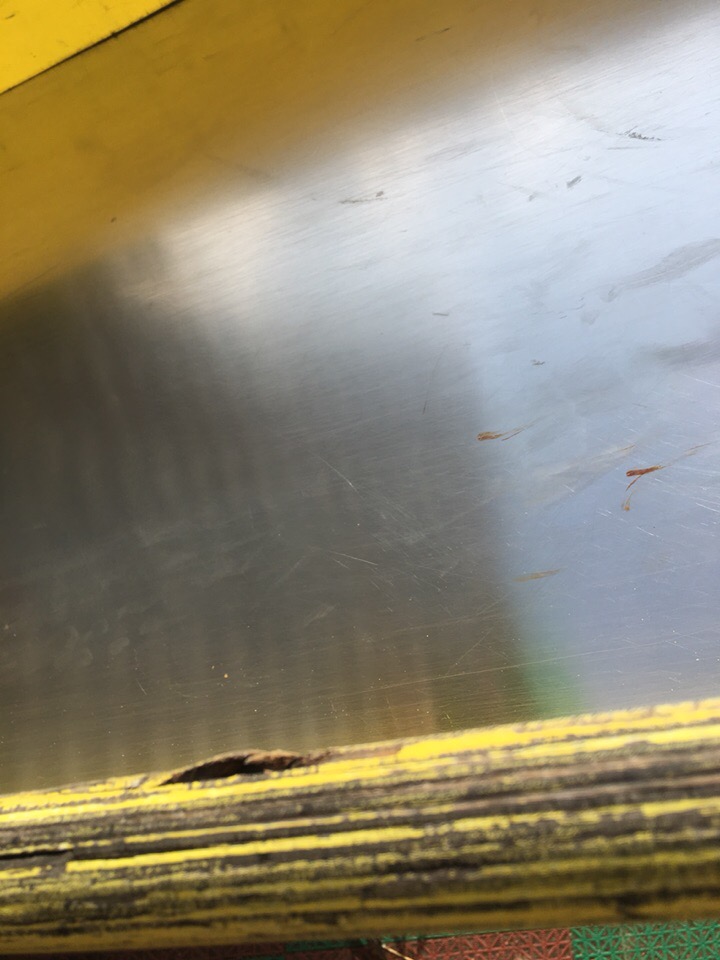 Добрый день! На Краснознаменной 20 детская площадка, на горк