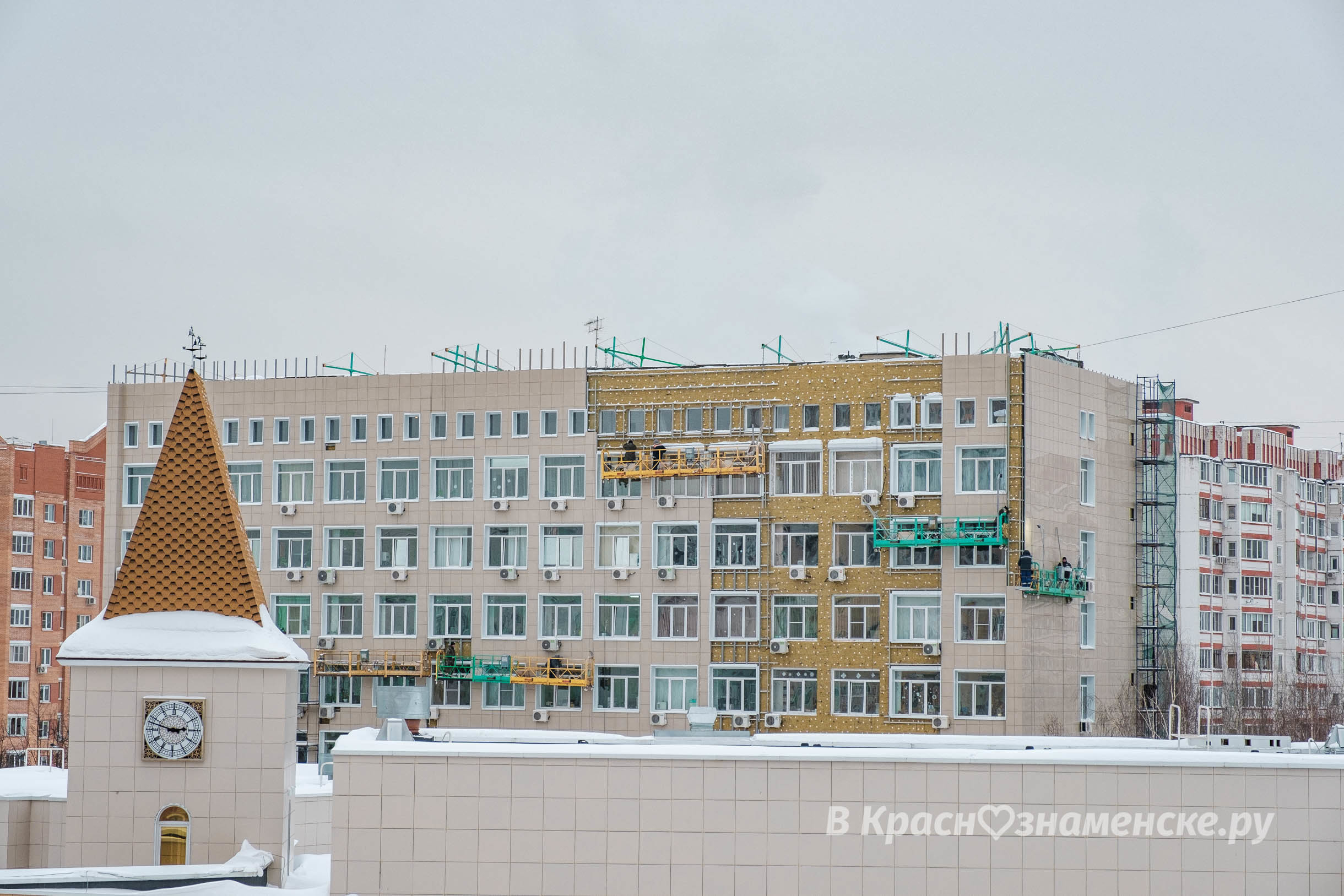 Работа кипит