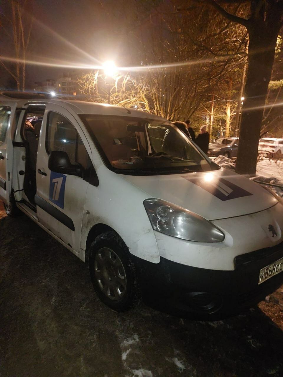 В городе была замечена машина первого канала.  Как считаете,
