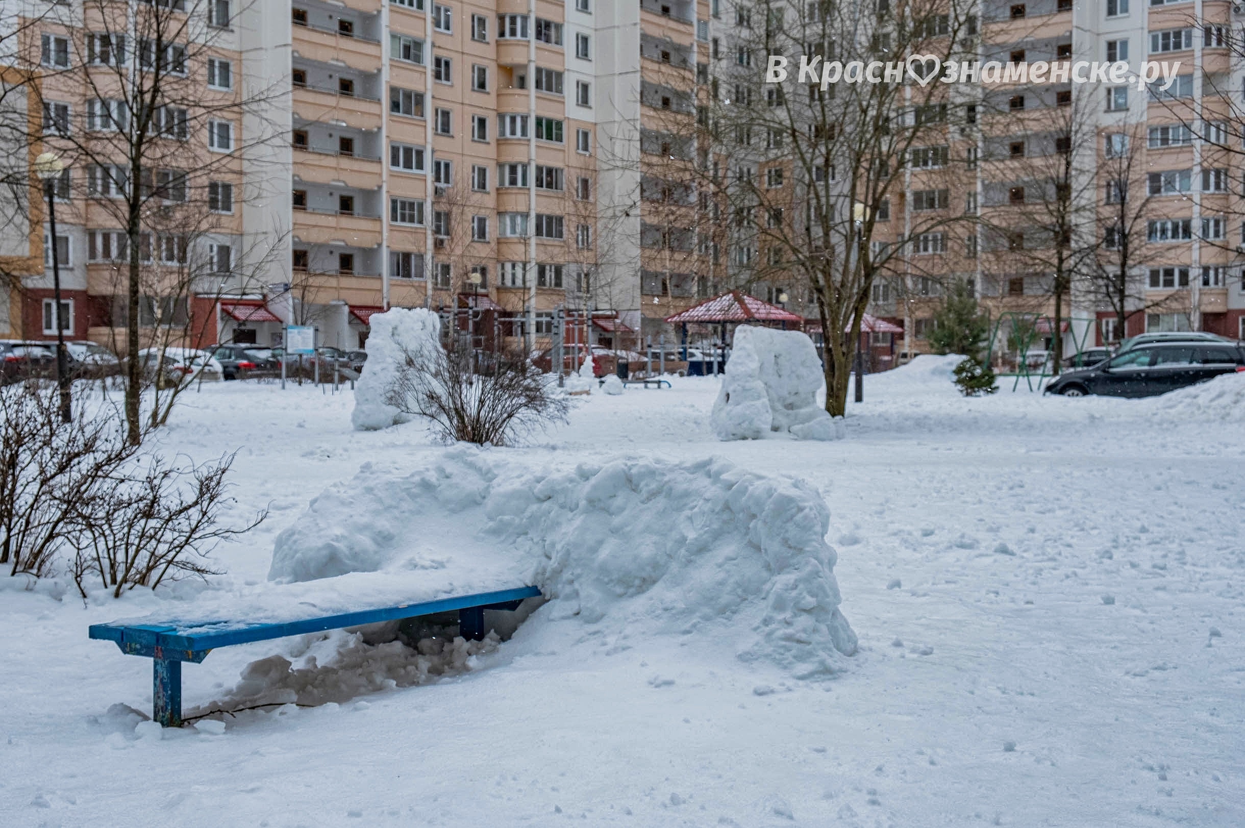 Похоже, на Связистов проходили нешуточные снежные бои)
