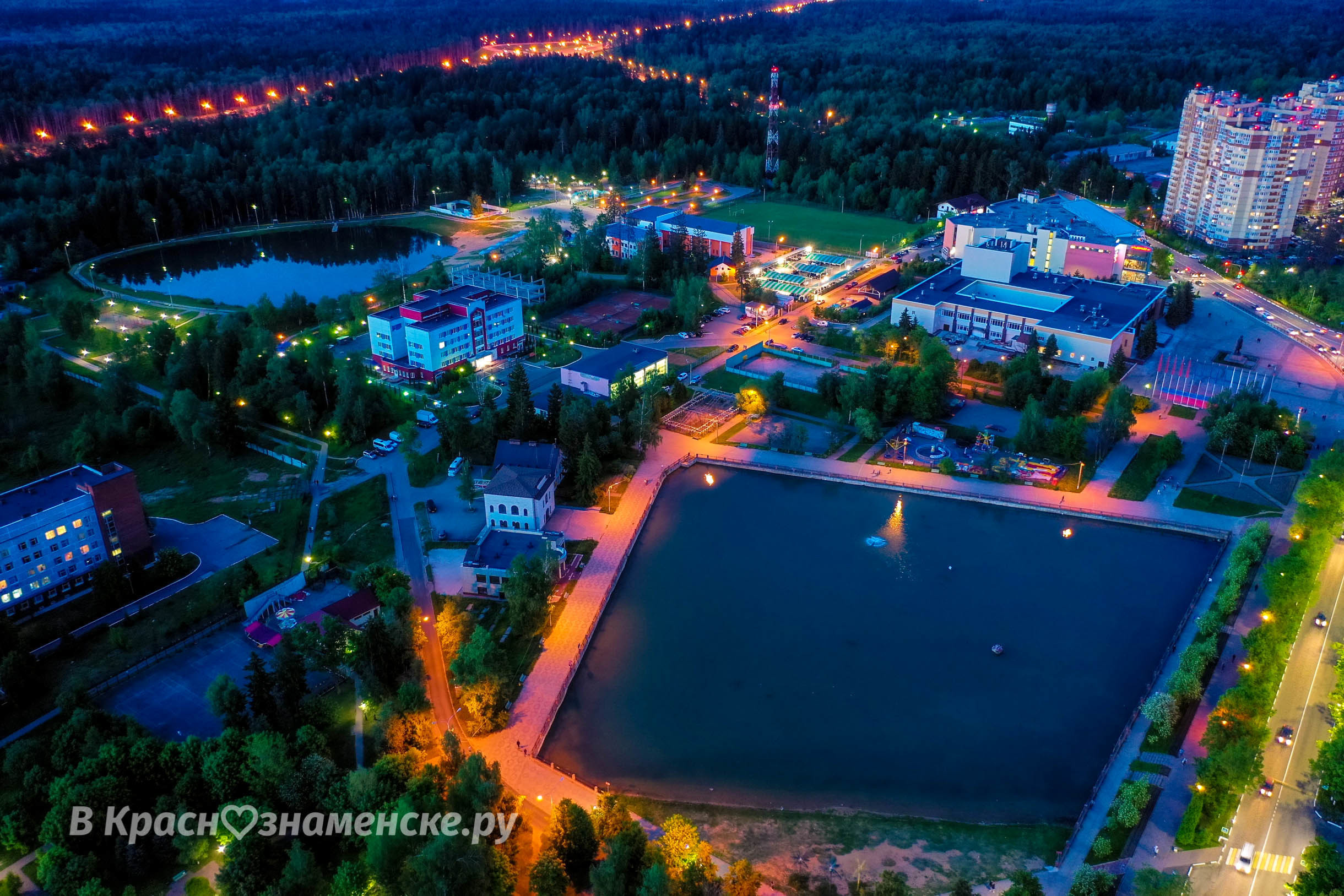 Город зажигает огни✨