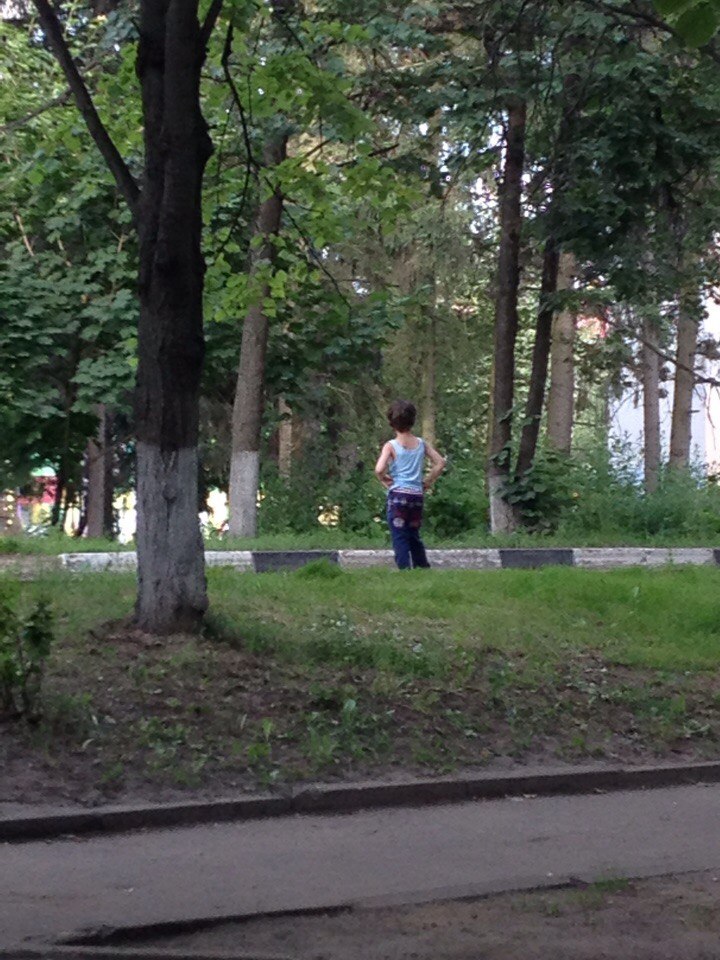 Сегодня (24.06.) напротив Парковой д.12 со стороны МУП "ЖХ" — Краснознаменск