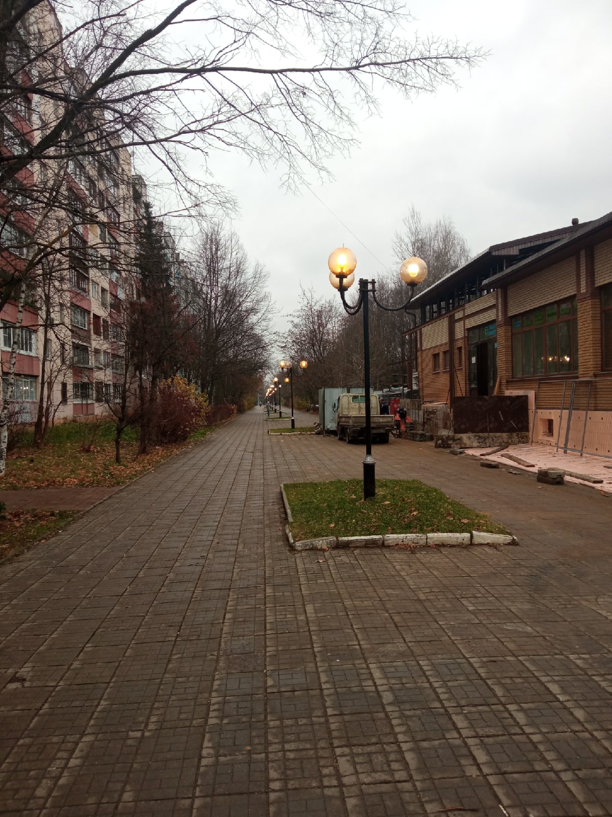 Кто экономит на электричестве приходите сюда, тут светло!!