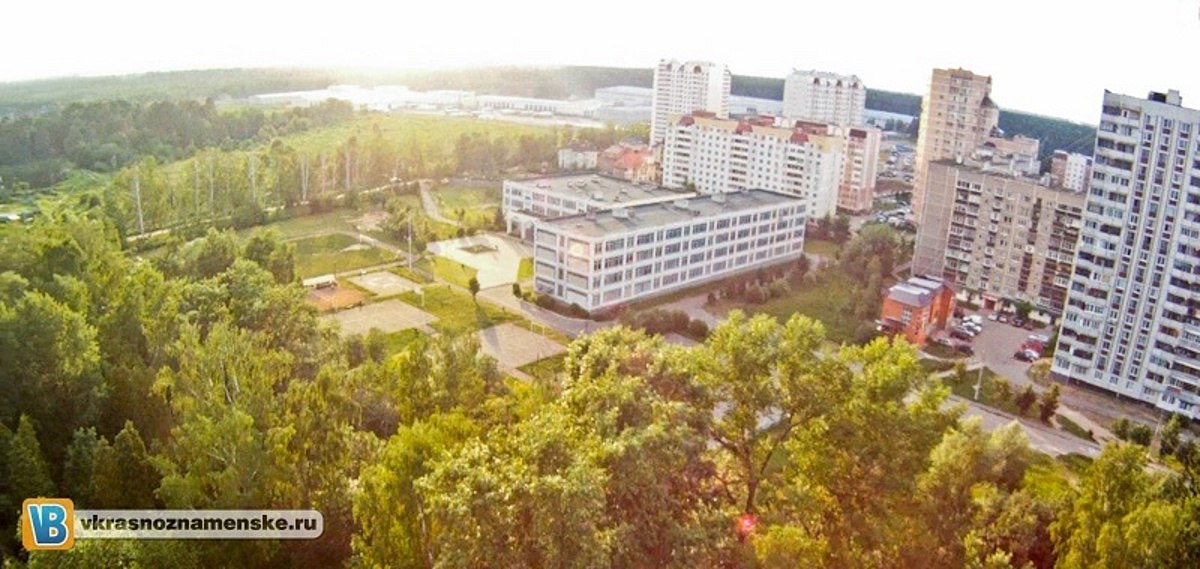 Полёт над КГБшкой 2011г.  © в Краснознаменске.ру Мы в telegr