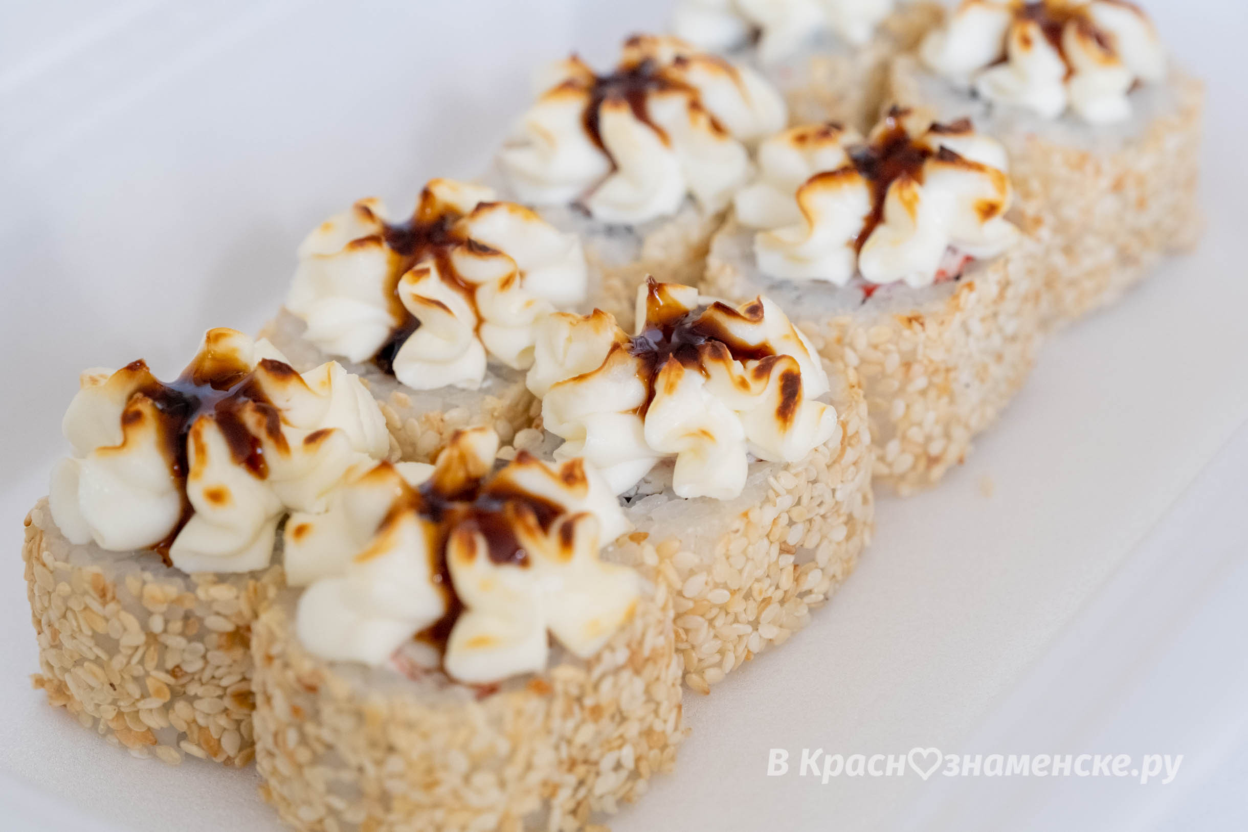 Тест драйв суши, поке и пиццы от "SUSHI AKAI MACHI" Смотреть