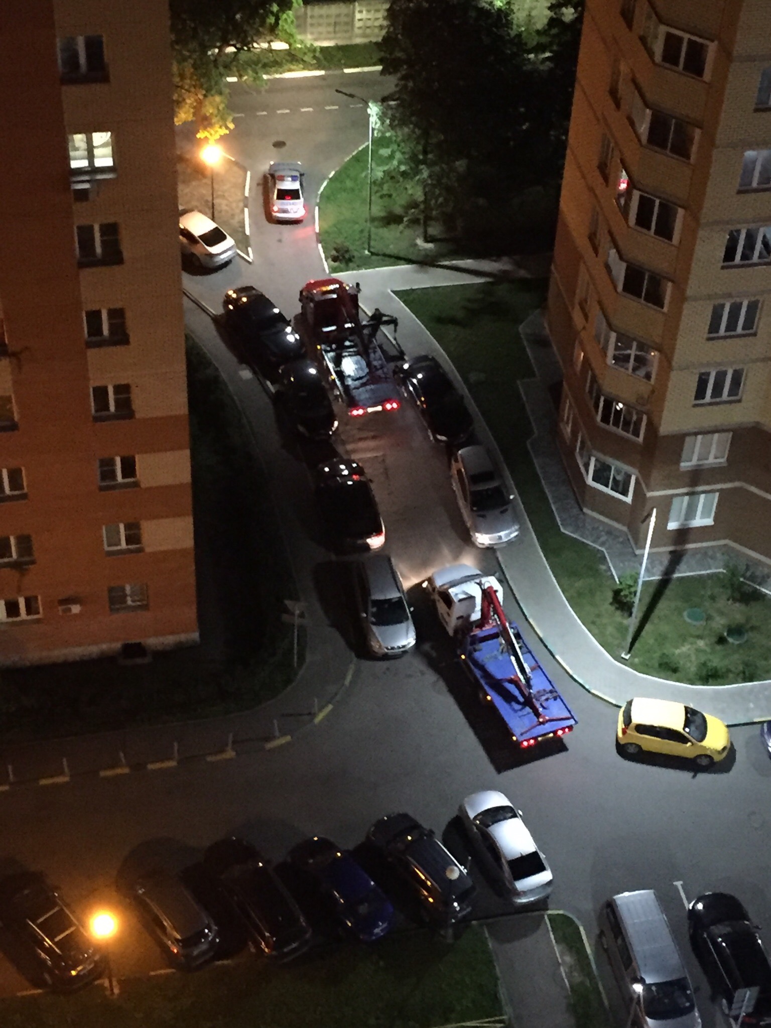 Эвакуатор на Гагарина 19 за домом — Краснознаменск