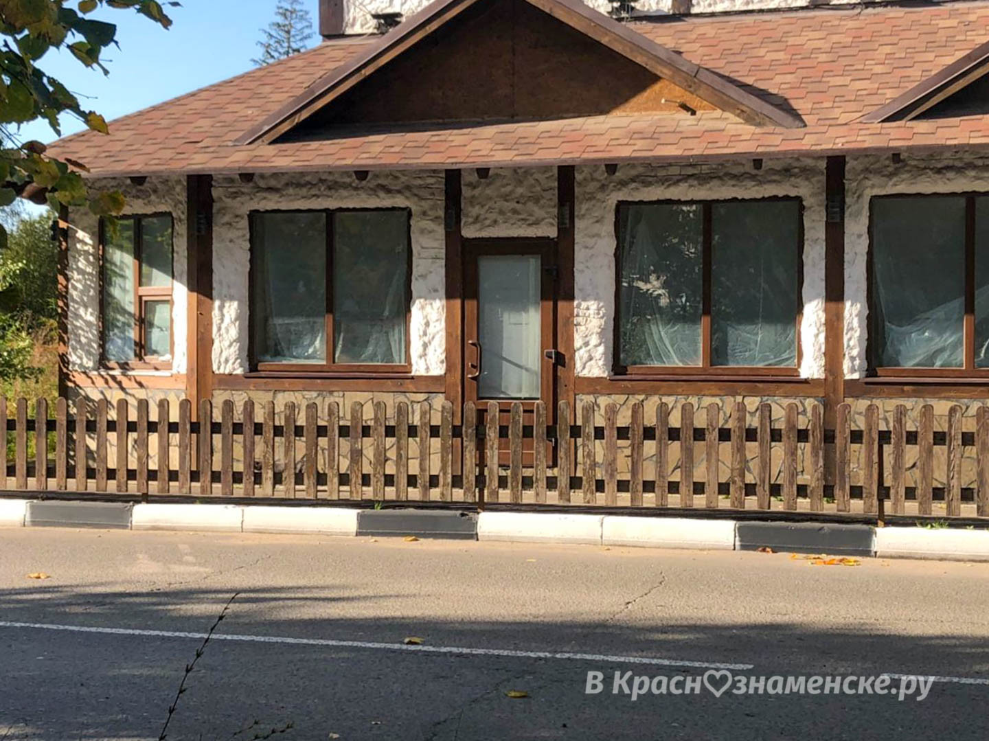 Шаурмячные вымирают  Закрылись: 1) У Амбуша UPD: не закрыта,