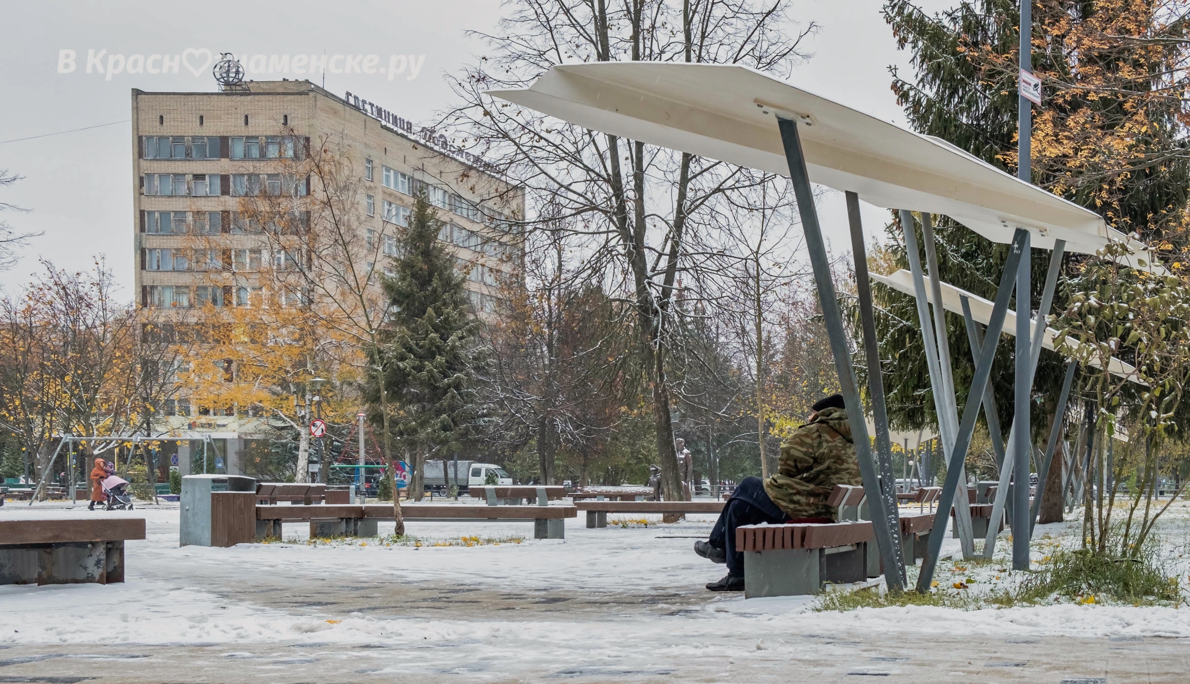 Первый снег на улицах Краснознаменска ❄️