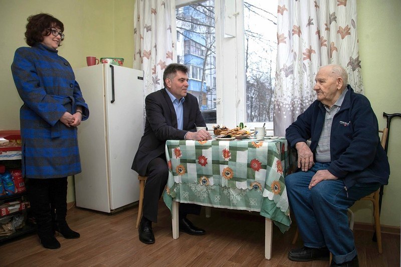 История про наш дружный город, отзывчивых горожан, добрые де