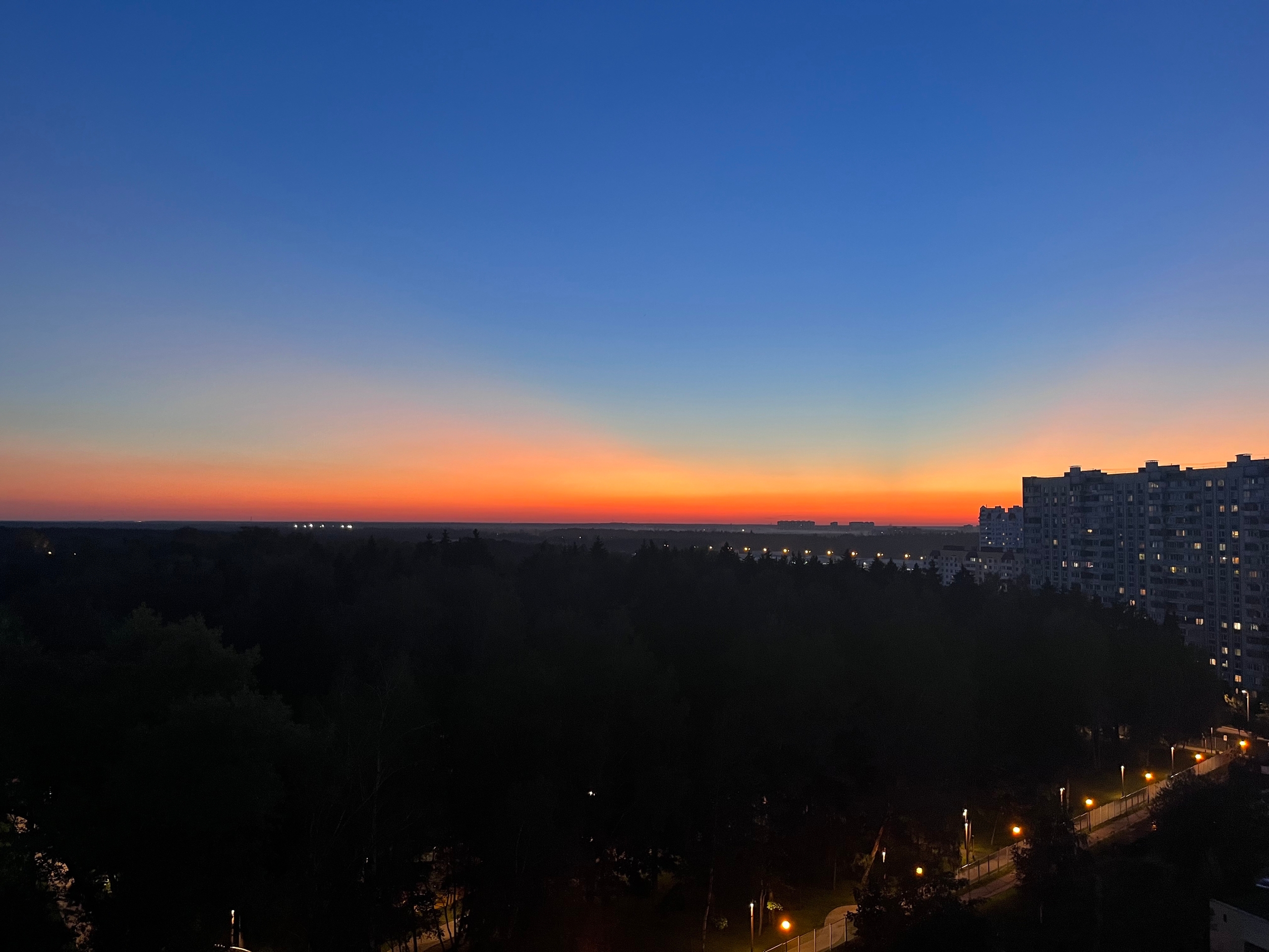 Вечереет