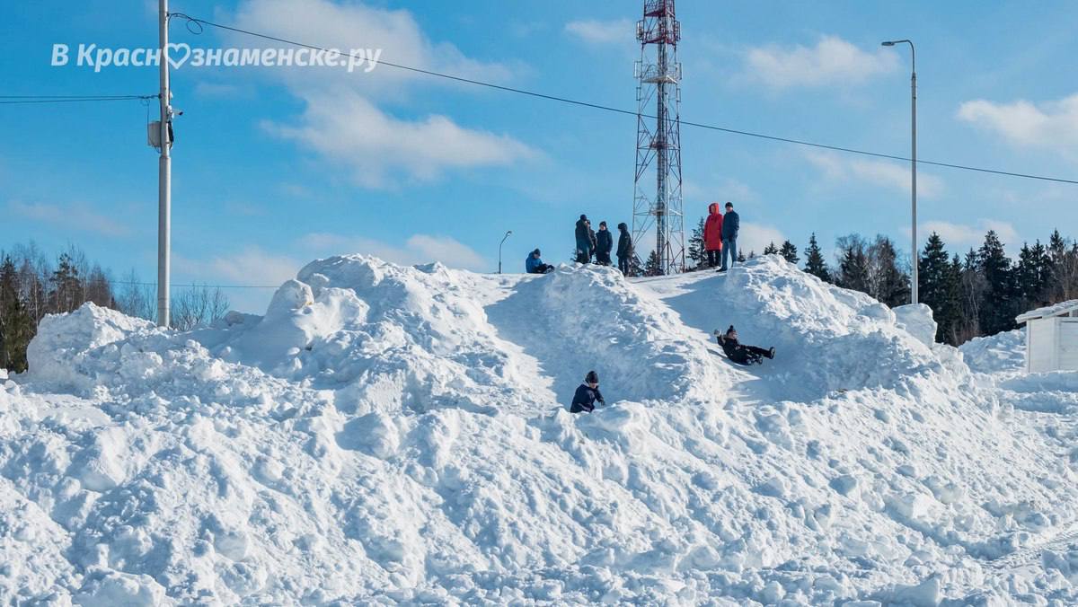 В связи с установкой катка в городском парке интересно, стои