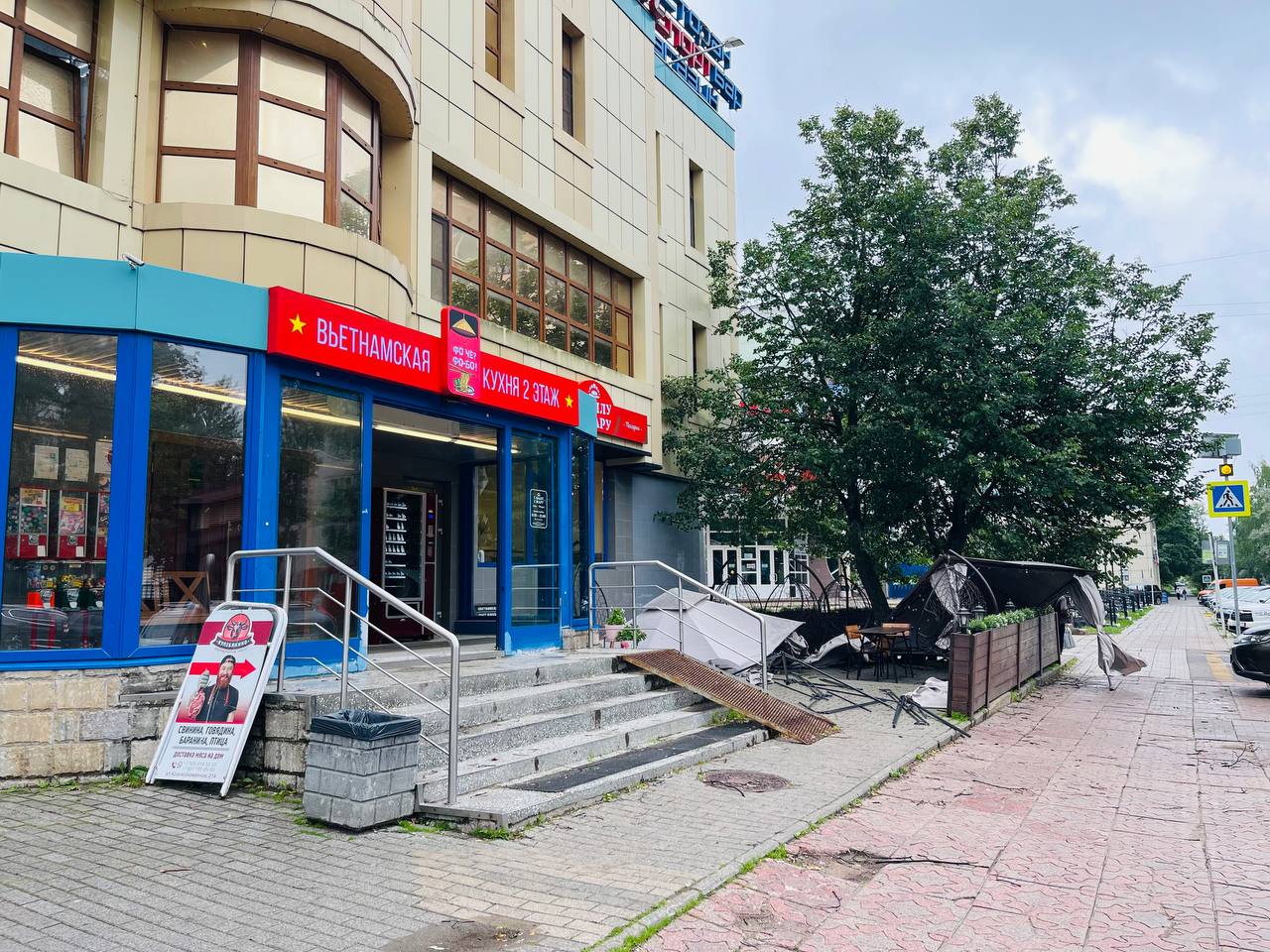 Кажется, открытая веранда у Фо Чё? Фо бо! Временно не работа