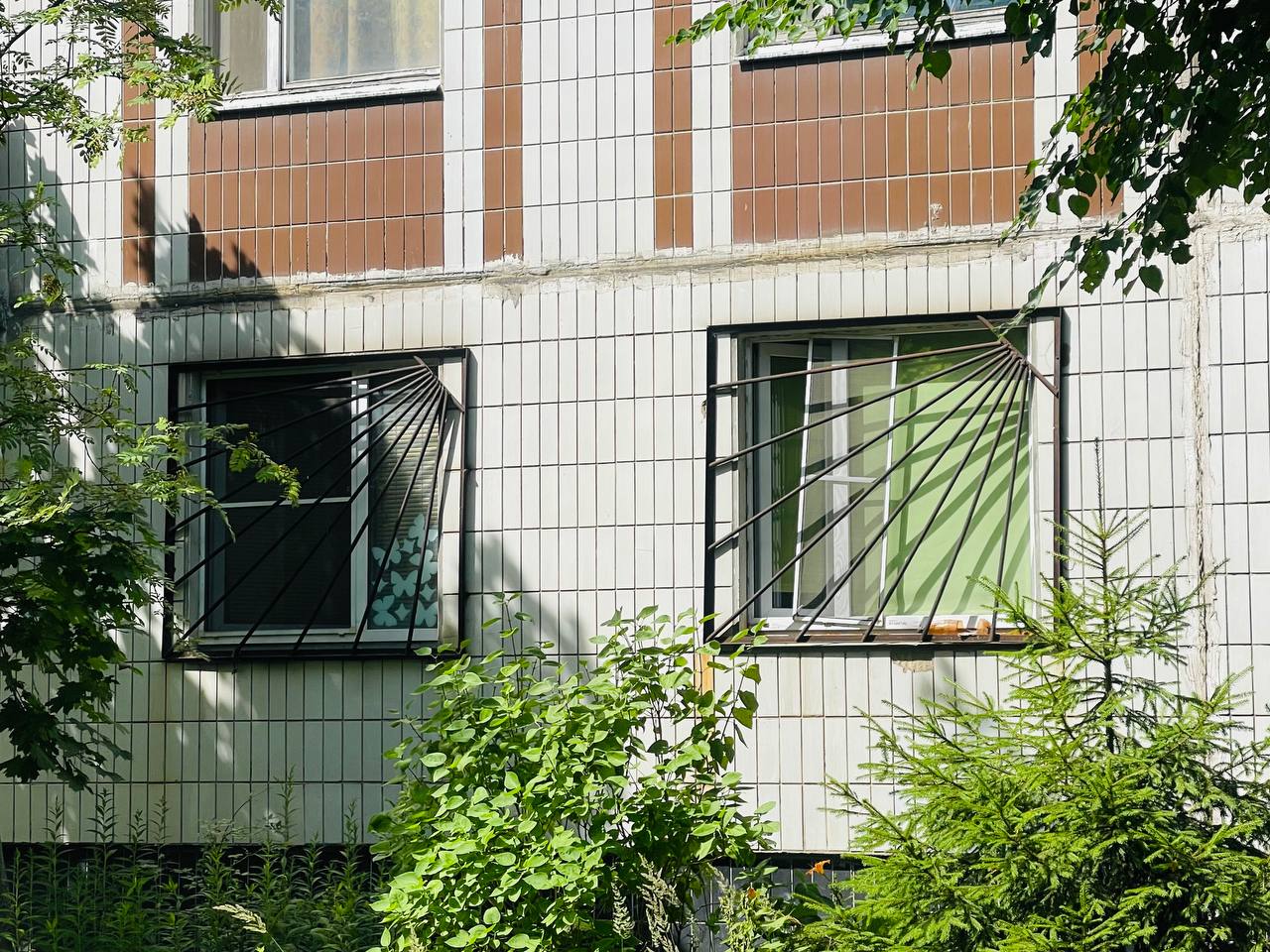 А насколько актуально сейчас устанавливать решетки на окна?