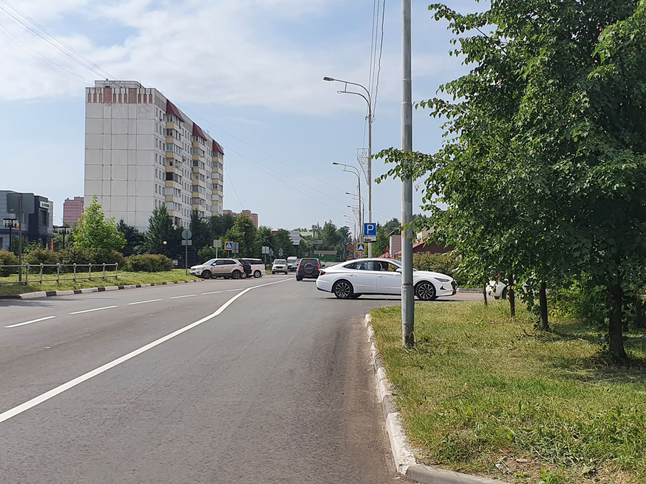 Обратите внимание, по новой разметке, выезда от "Зоркого гла