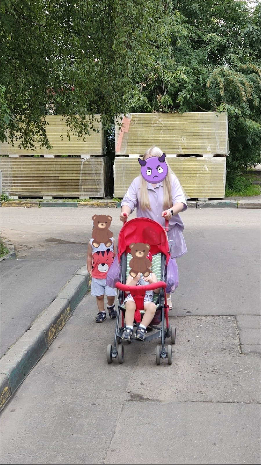 Эта ошибка природы, смотрящая в камеру, за 5 секунд до снимк