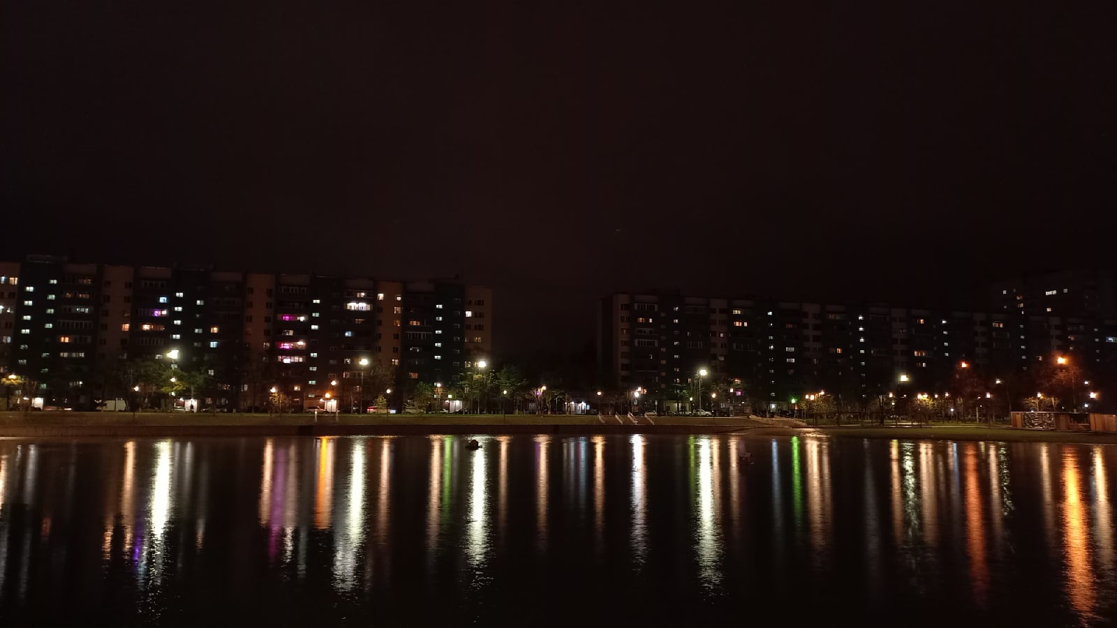 Город под дождём.