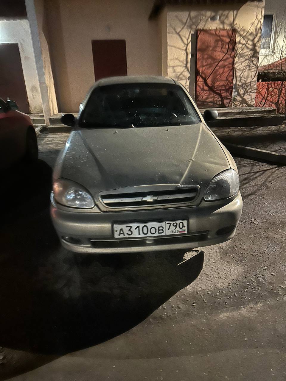 Жители Гагарина 17 / 19 осмотрите Ваши авто на предмет повре