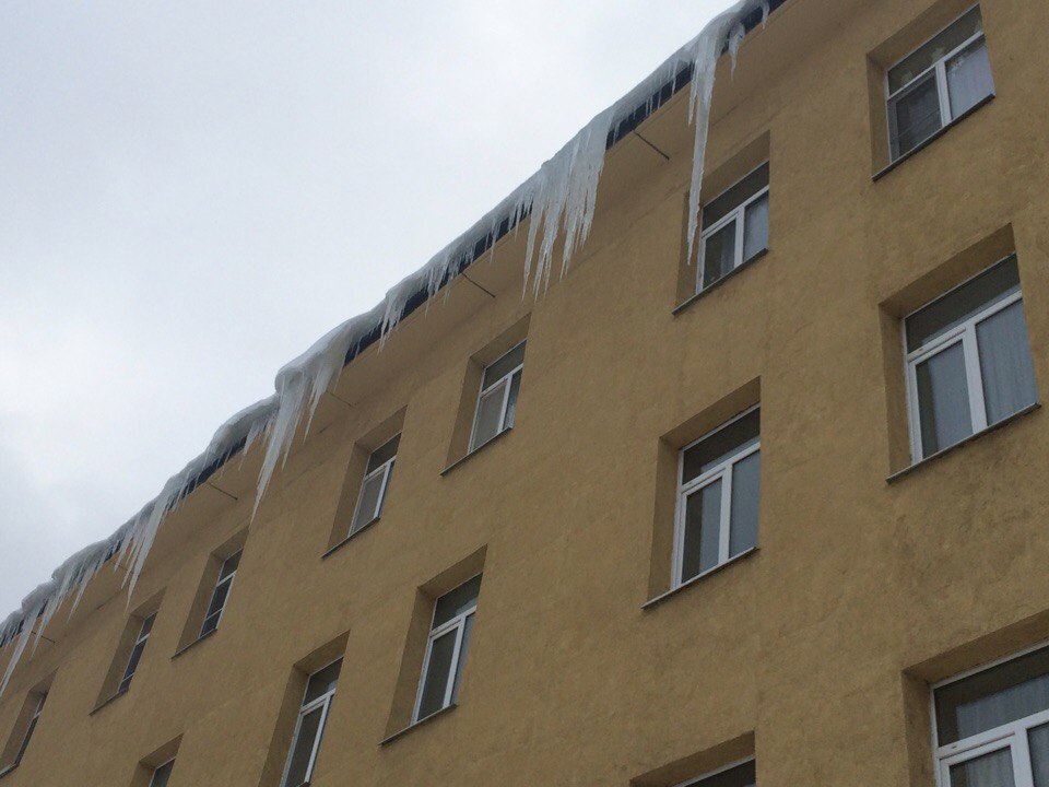 Вот думаю их уберут когда на детей упадут !!!!