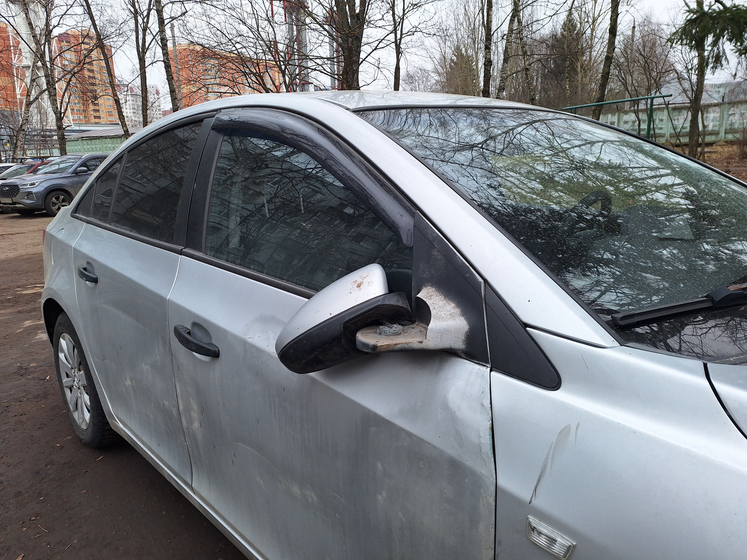 Автомобиль Chevrolet cruze пострадал от вандализма. Ориентир