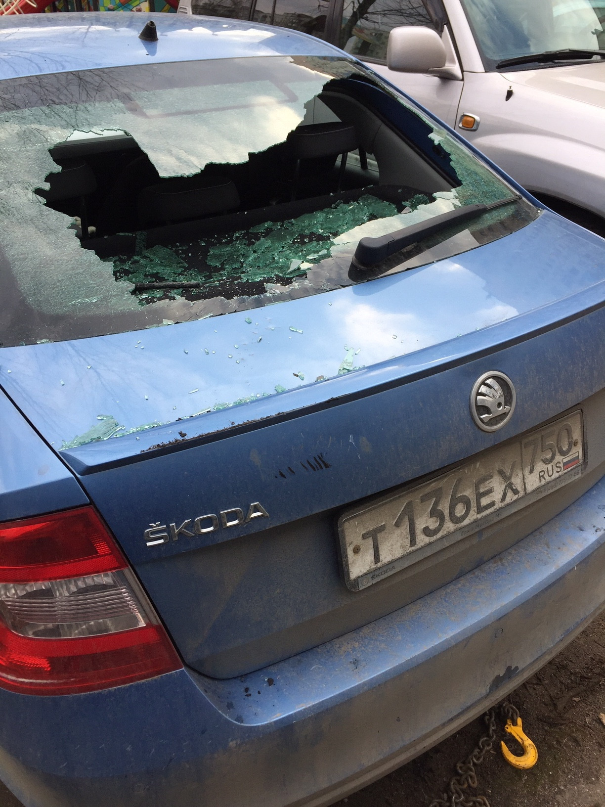 Сегодняшний демонтаж укрытий на автоплощадке во дворе по ул.