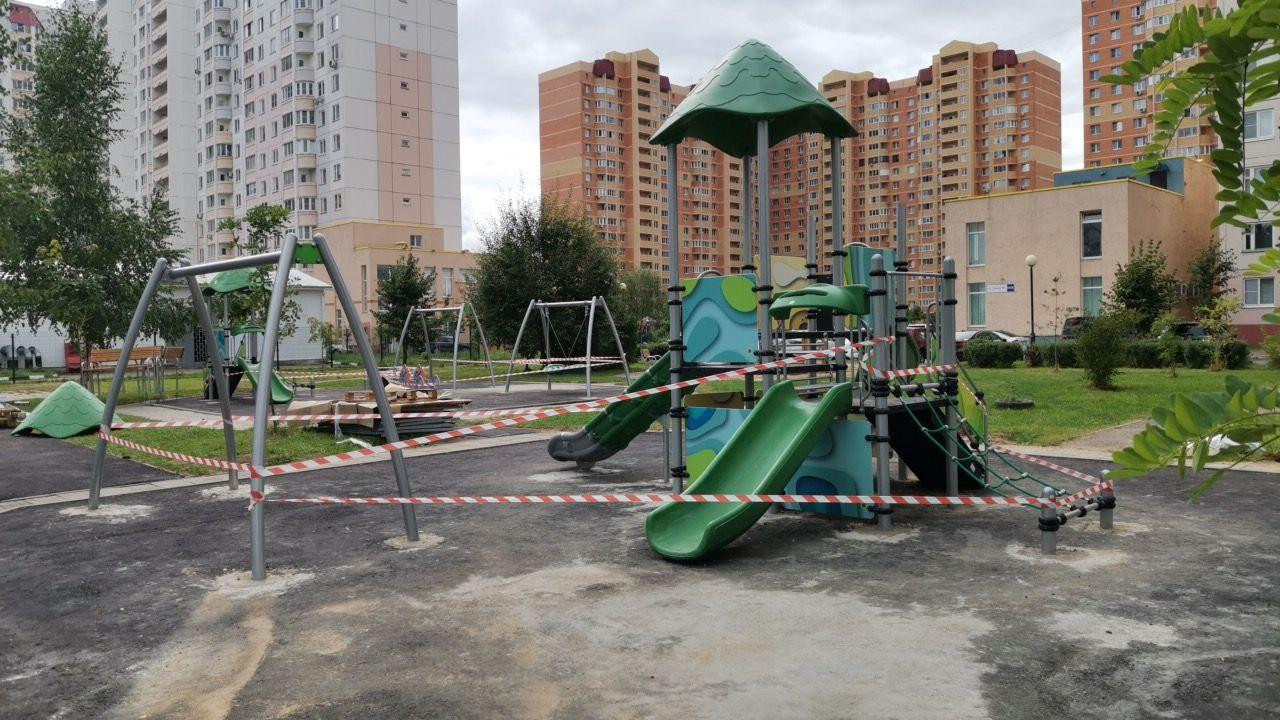 Благоустройство дворовых территорий на ул. Связистов  По адр