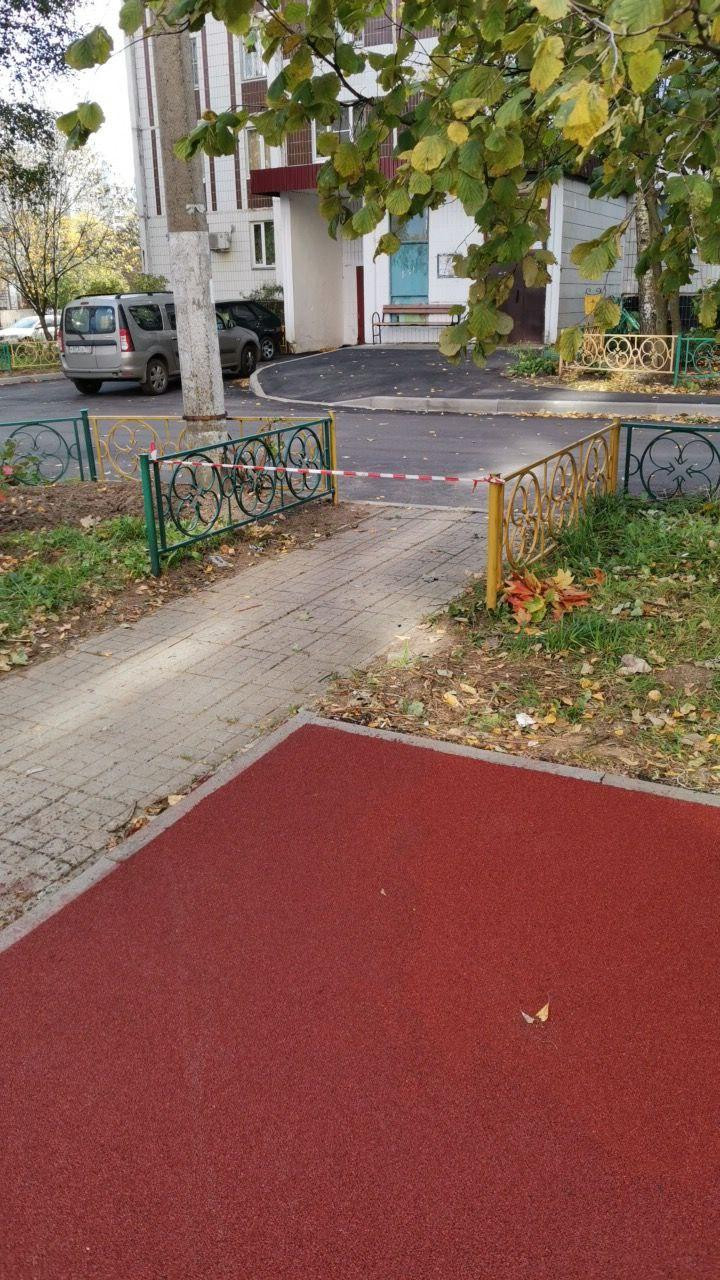 Работы по укладке резинового покрытия на детских площадках — Краснознаменск