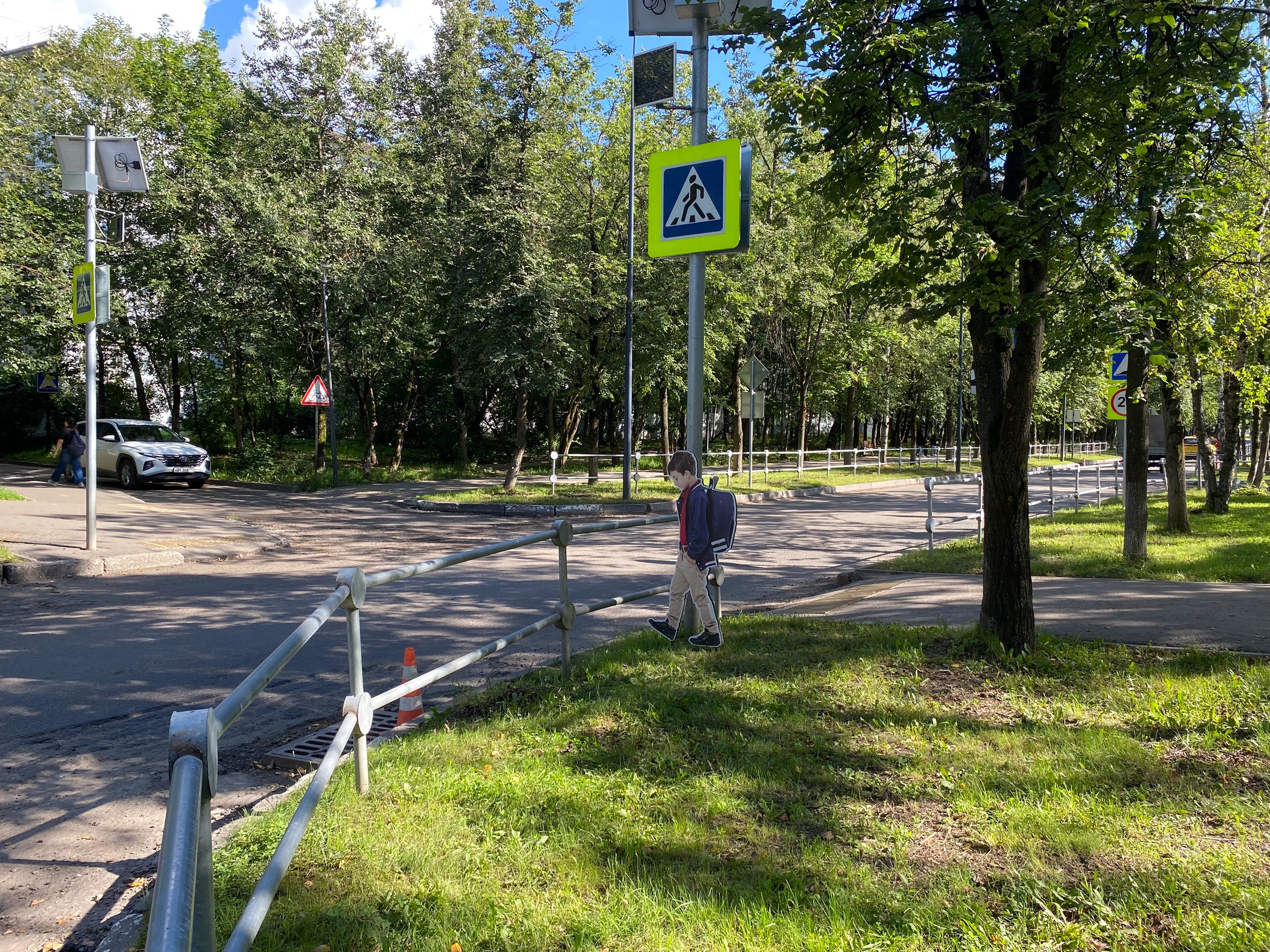 На пешеходных переходах около Гимназии N1 появились дополнит