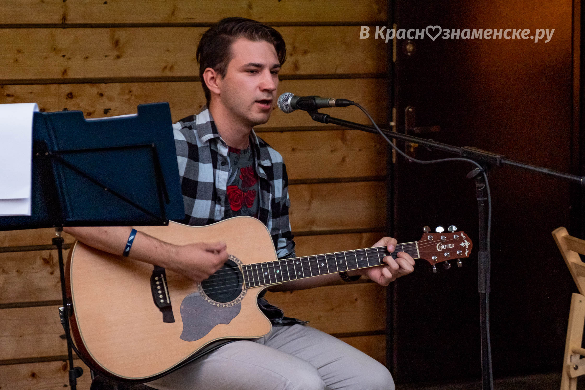 Вчера вечером, на пожалуй, самой уютной сцене города, состоя