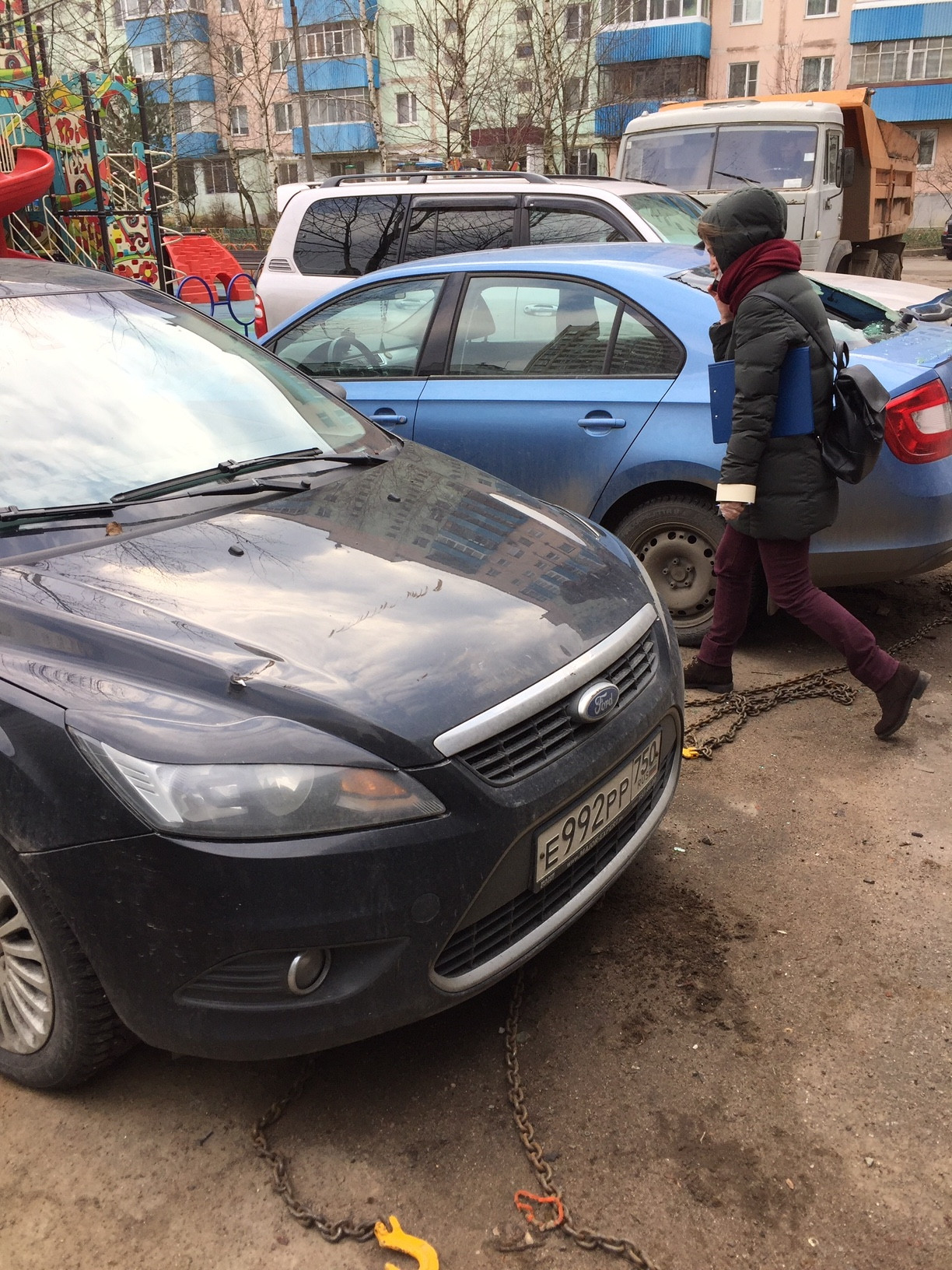 Сегодняшний демонтаж укрытий на автоплощадке во дворе по ул.