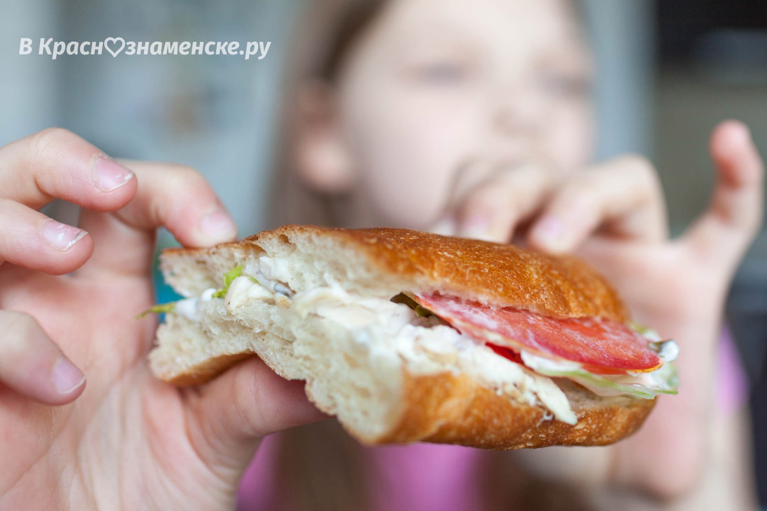 Кубано СэндвичGRILL − 230 руб. 
Вкусная начинка, но хотелось бы больше соуса или в целом начинки - суховат (на любителя).